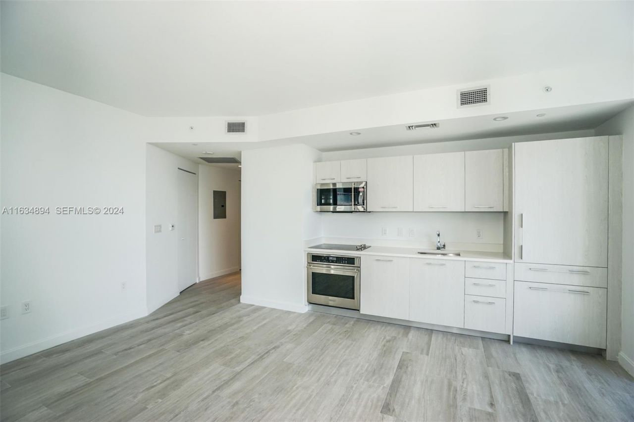 55 SW 9th St, Unit 2108, Miami, FL 33130 Photo