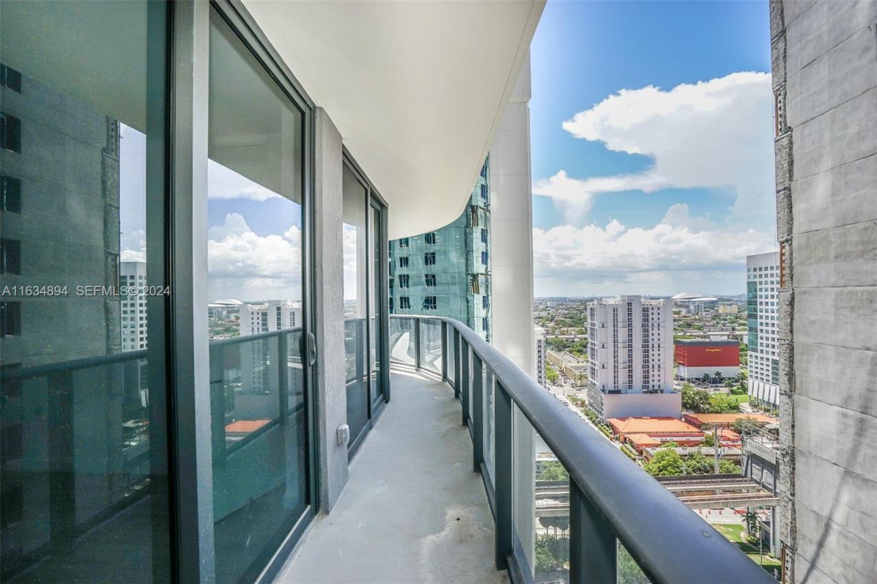 55 SW 9th St, Unit 2108, Miami, FL 33130 Photo