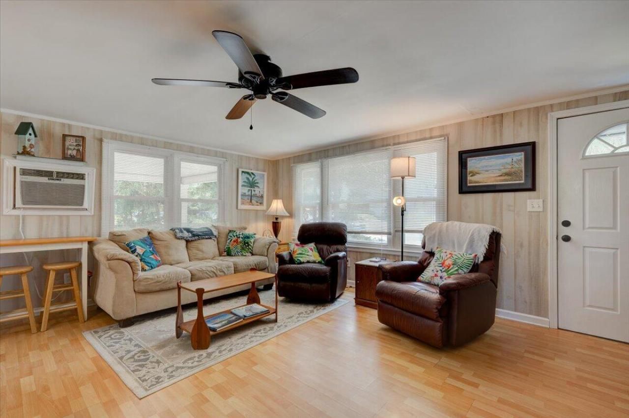 1302 E Ashley Avenue Photo 12