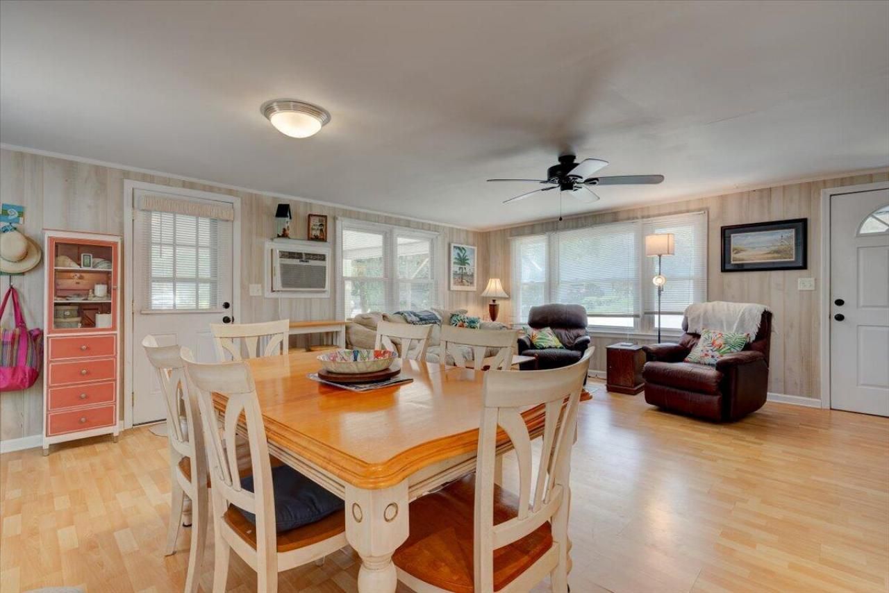 1302 E Ashley Avenue Photo 16