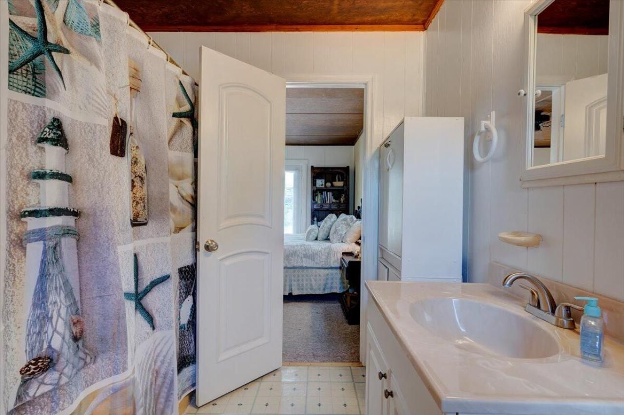 1302 E Ashley Avenue Photo 21