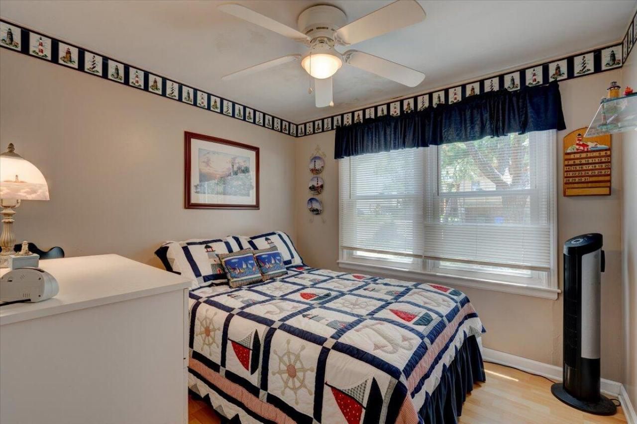 1302 E Ashley Avenue Photo 25