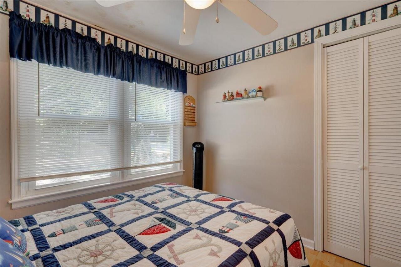 1302 E Ashley Avenue Photo 26