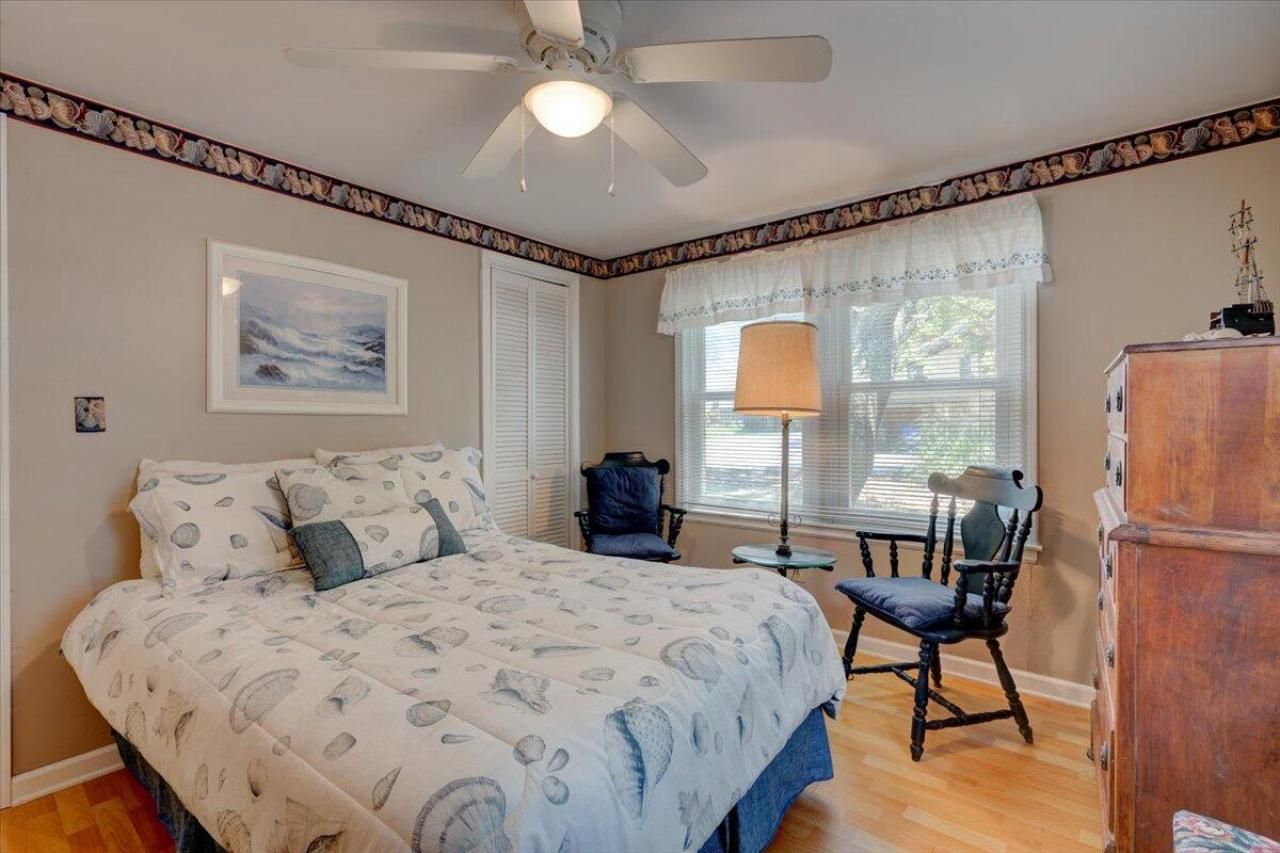 1302 E Ashley Avenue Photo 32