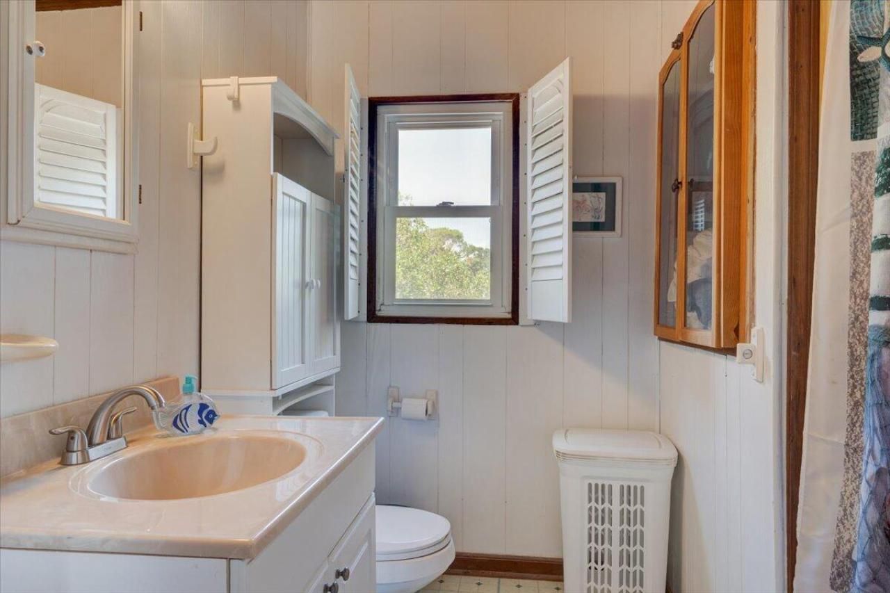 1302 E Ashley Avenue Photo 34