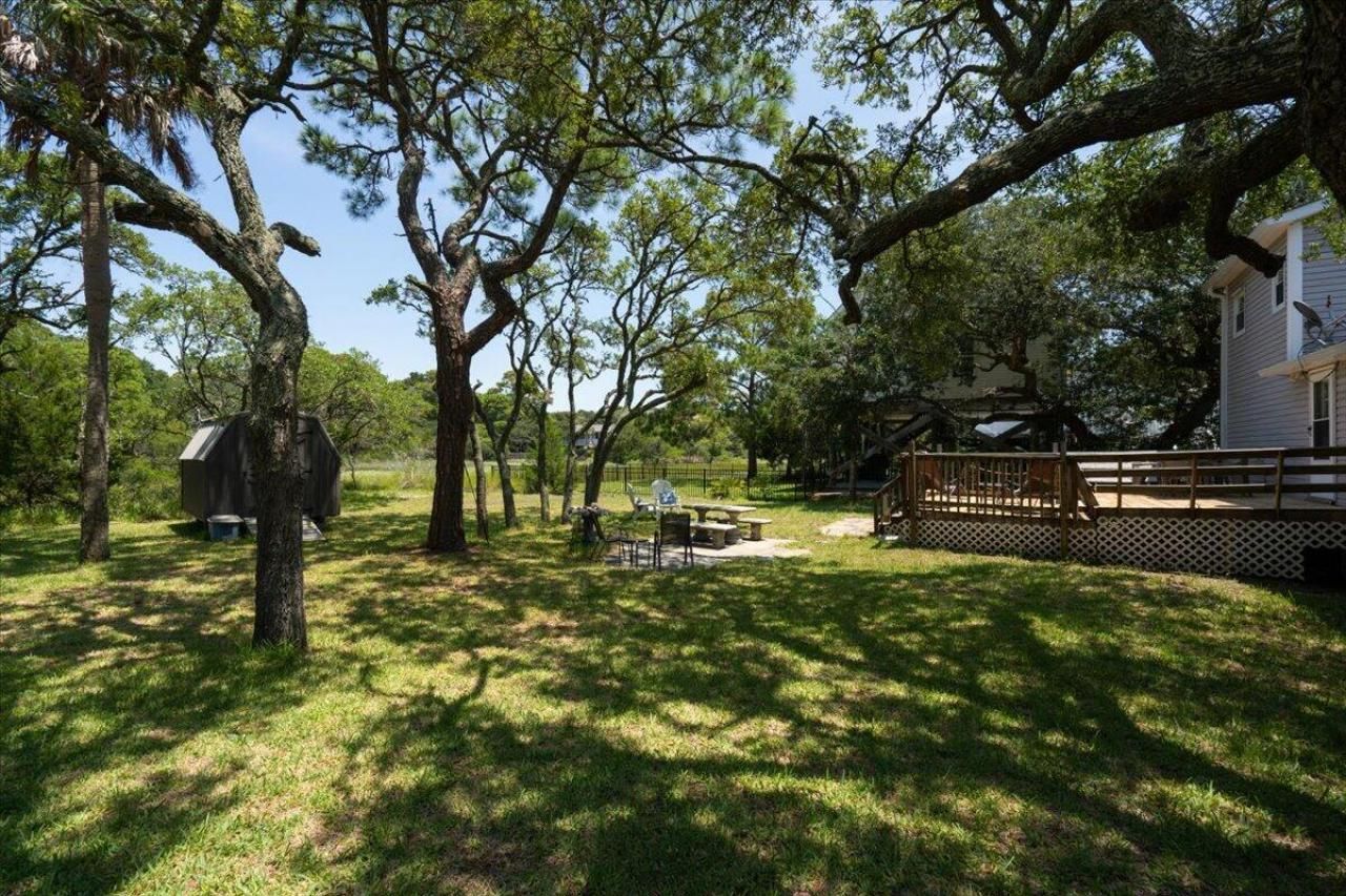 1302 E Ashley Avenue Photo 43