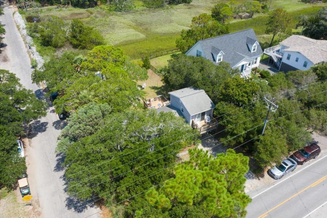 1302 E Ashley Avenue Photo 49