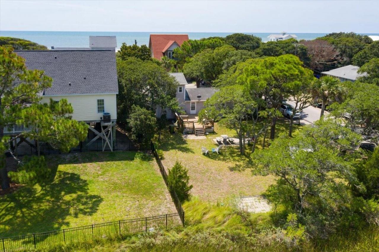 1302 E Ashley Avenue Photo 52