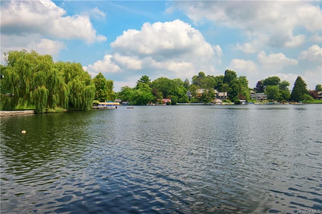 858 S Lake Boulevard, Mahopac, NY 10541 Main Photo