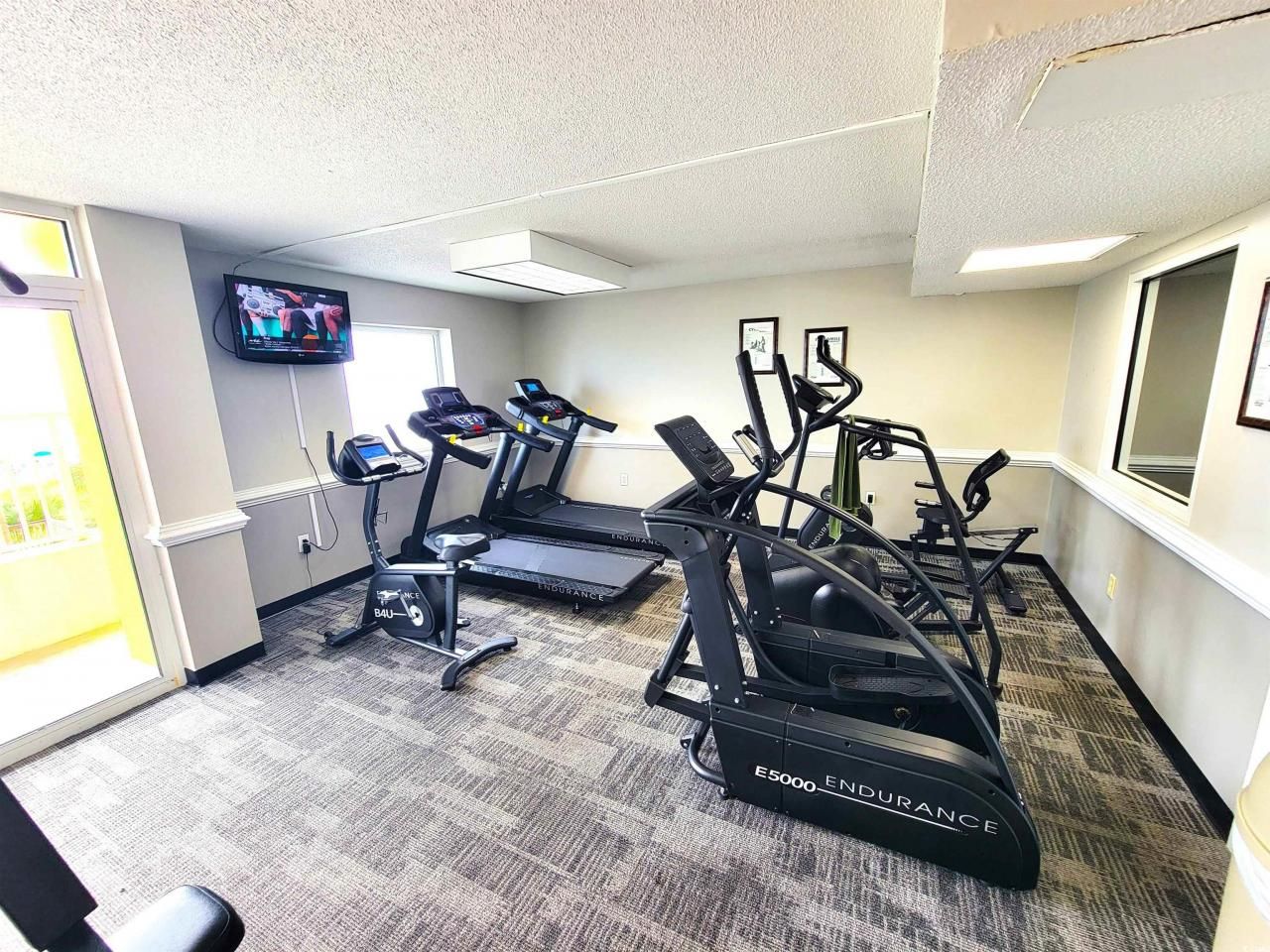 2000 N Ocean Blvd. Photo 22