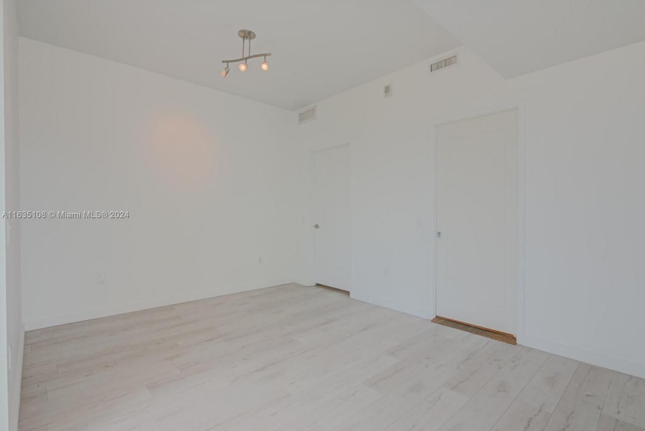 601 NE 27th St, Unit 1502, Miami, FL 33137 Photo