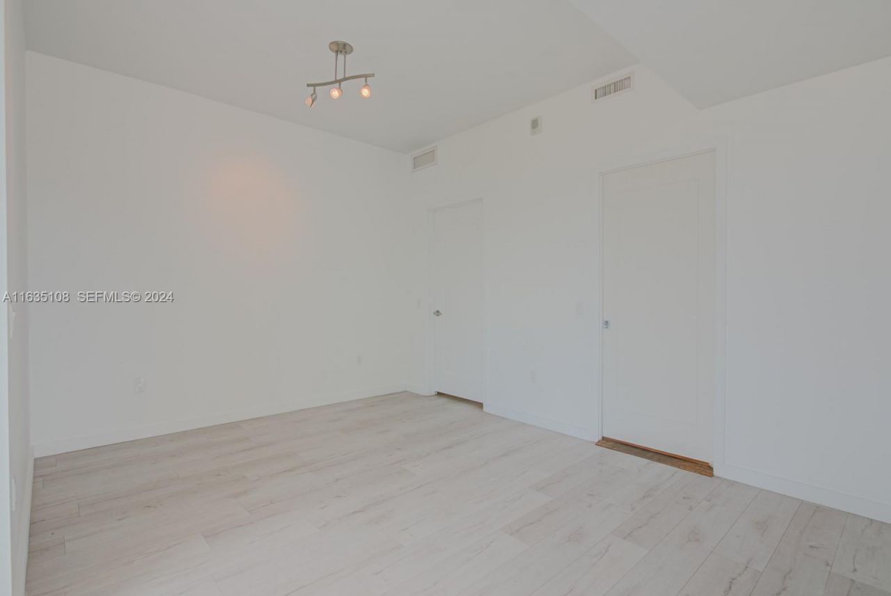 601 NE 27th St, Unit 1502, Miami, FL 33137 Photo
