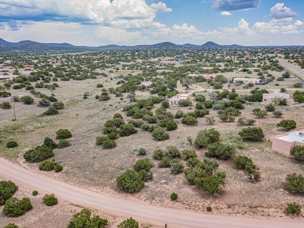 15 Dovela Road, Santa Fe, NM 87508