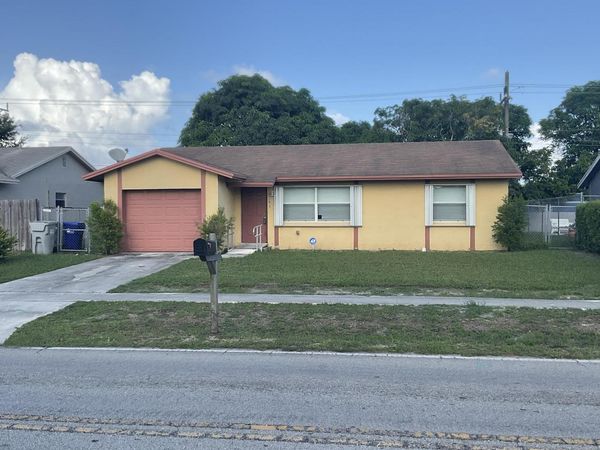 1910 NW 3 Avenue, Pompano Beach, FL 33060