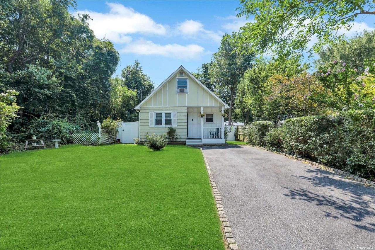 66 Wood Avenue, Mastic, NY 11950 Main Photo