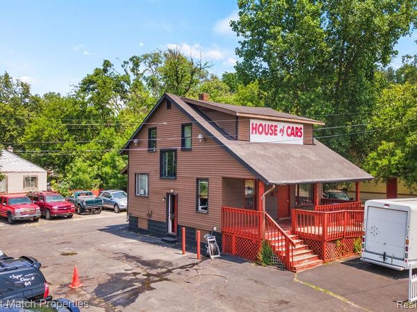 592 CESAR E CHAVEZ Avenue, Pontiac, MI 48342