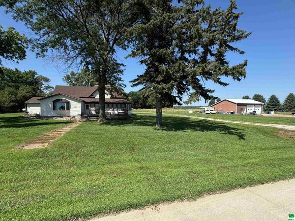 2361 18th St SW, LeMars, IA 51031