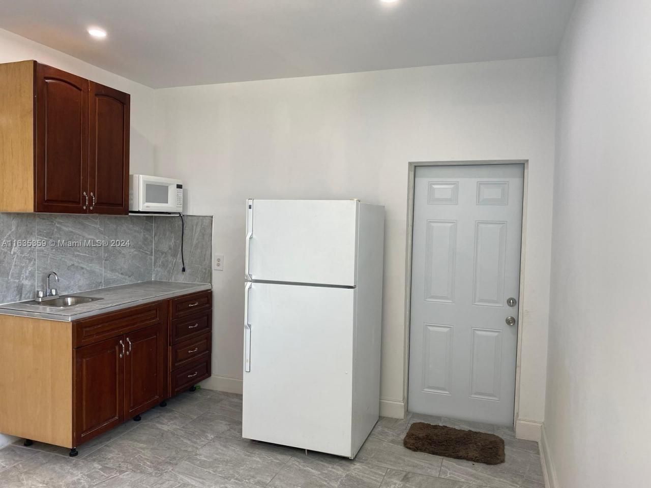 10 W 53rd Ter, Hialeah, FL 33012 Photo