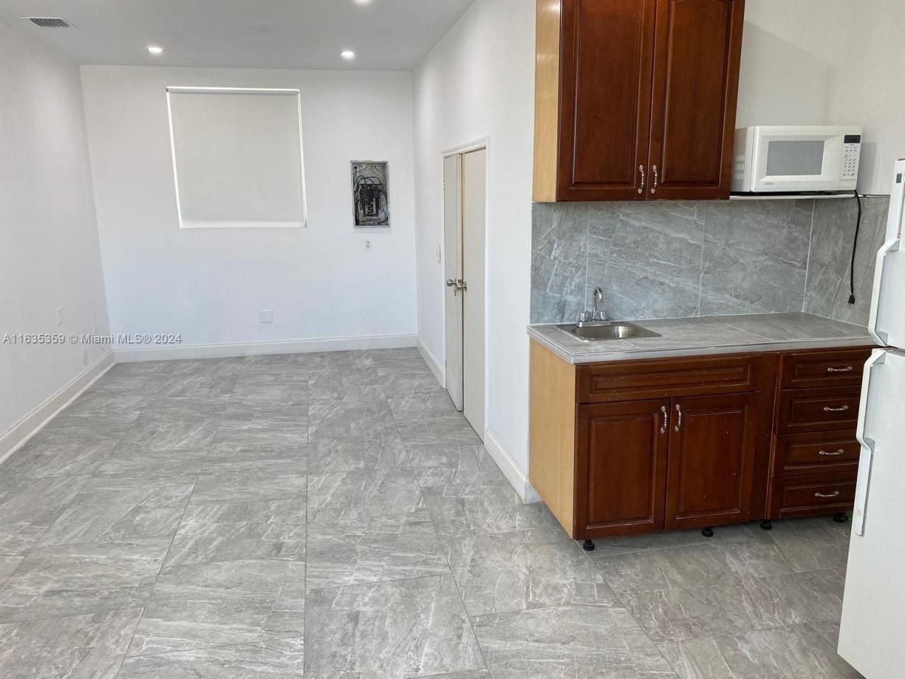 10 W 53rd Ter, Hialeah, FL 33012 Photo