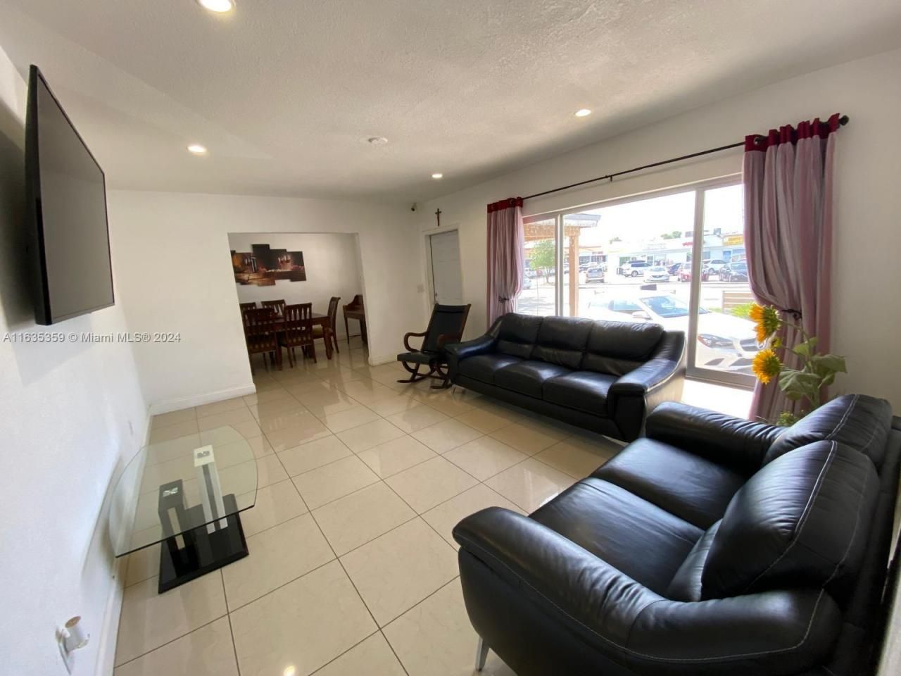 10 W 53rd Ter, Hialeah, FL 33012 Photo