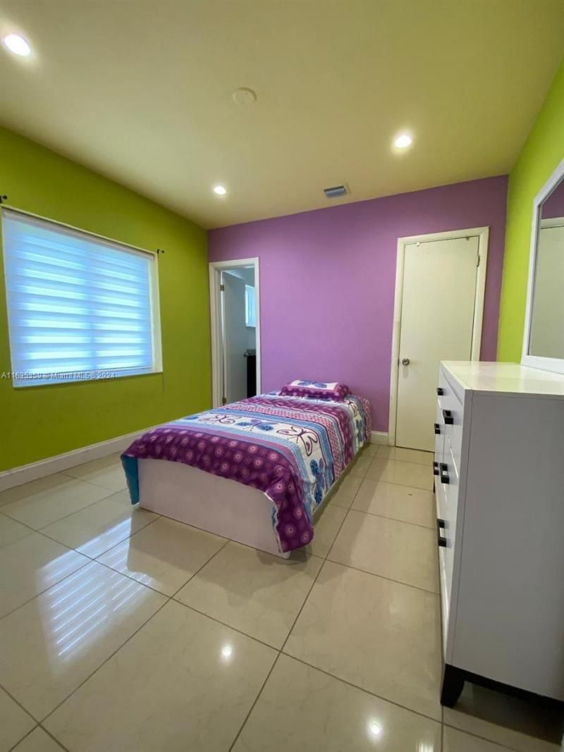 10 W 53rd Ter, Hialeah, FL 33012 Photo