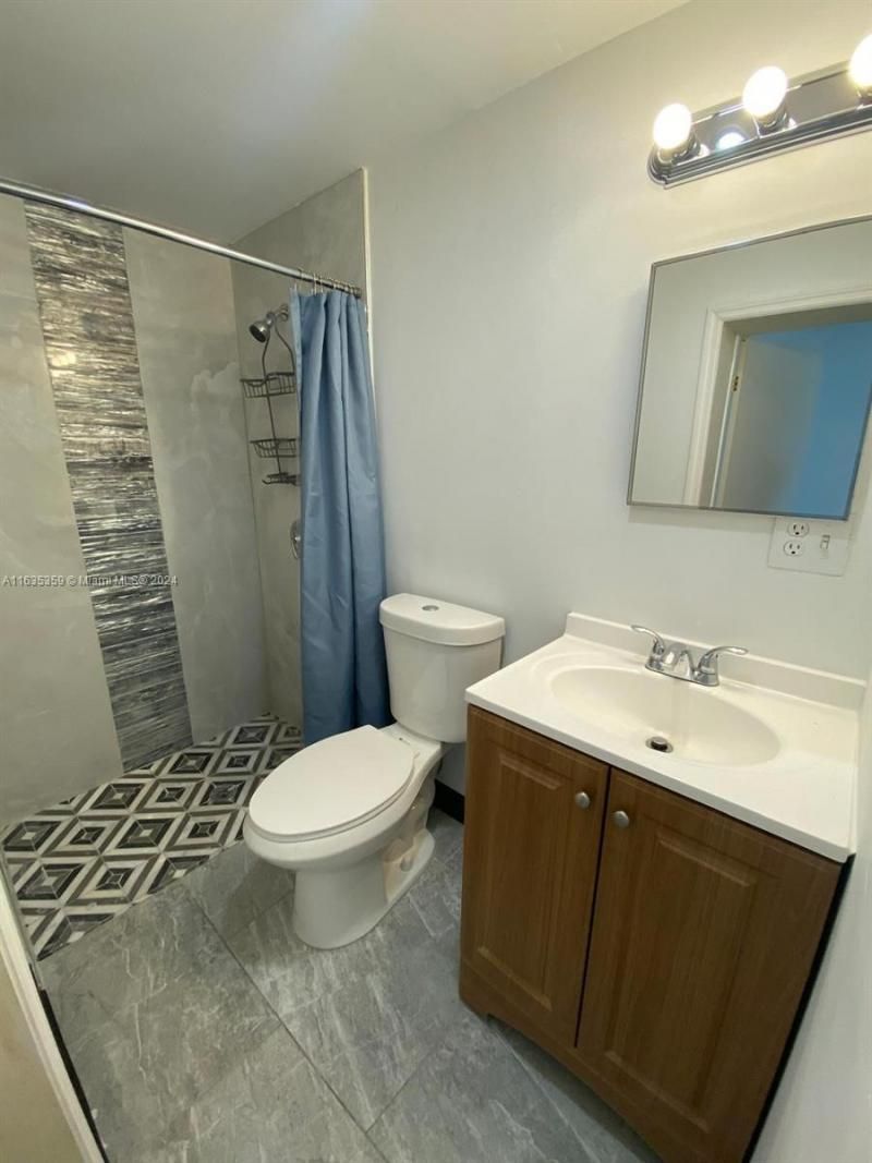 10 W 53rd Ter, Hialeah, FL 33012 Photo