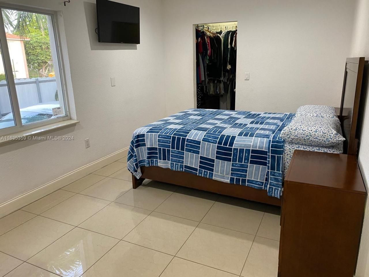 10 W 53rd Ter, Hialeah, FL 33012 Photo