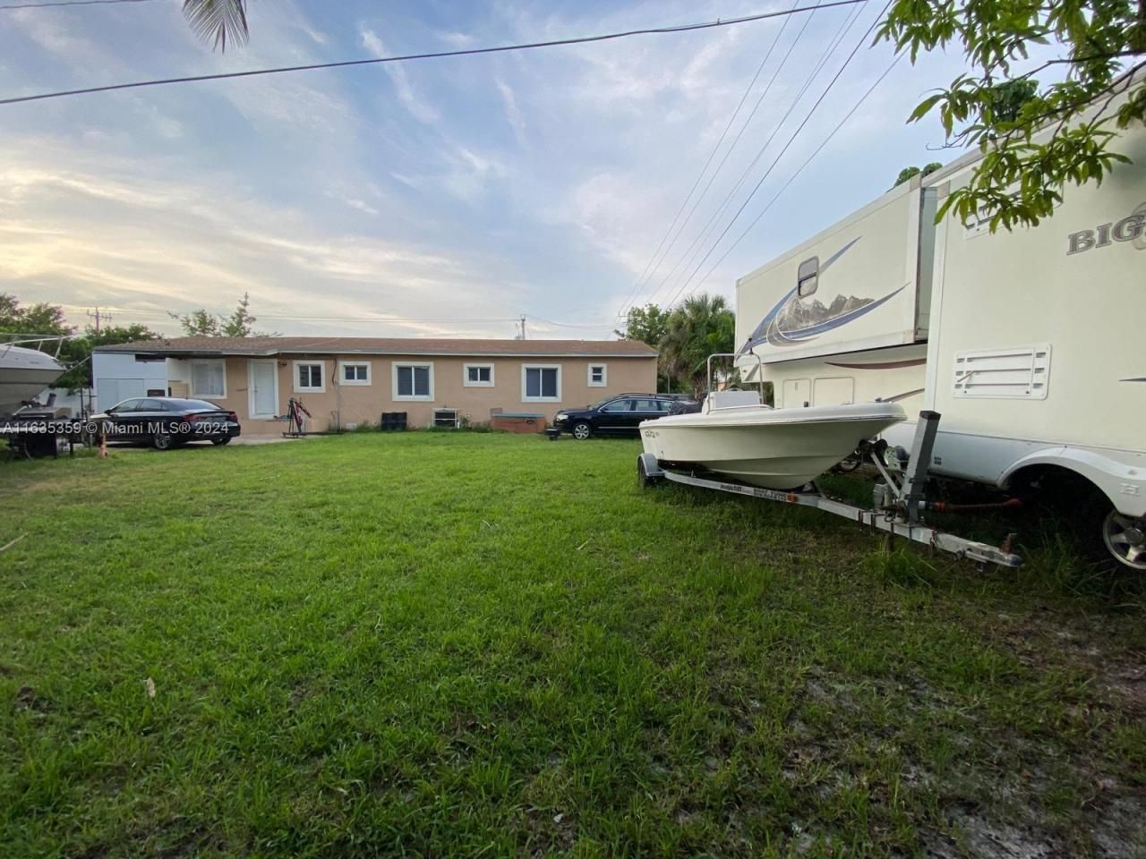 10 W 53rd Ter, Hialeah, FL 33012 Photo