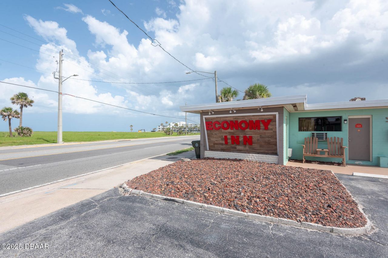 808 S Atlantic Avenue, Daytona Beach, FL 32118 Photo