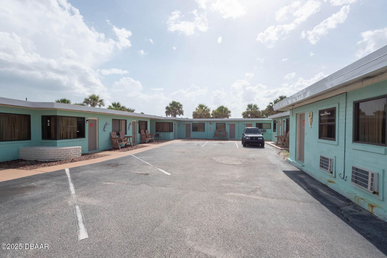 808 S Atlantic Avenue, Daytona Beach, FL 32118 Photo