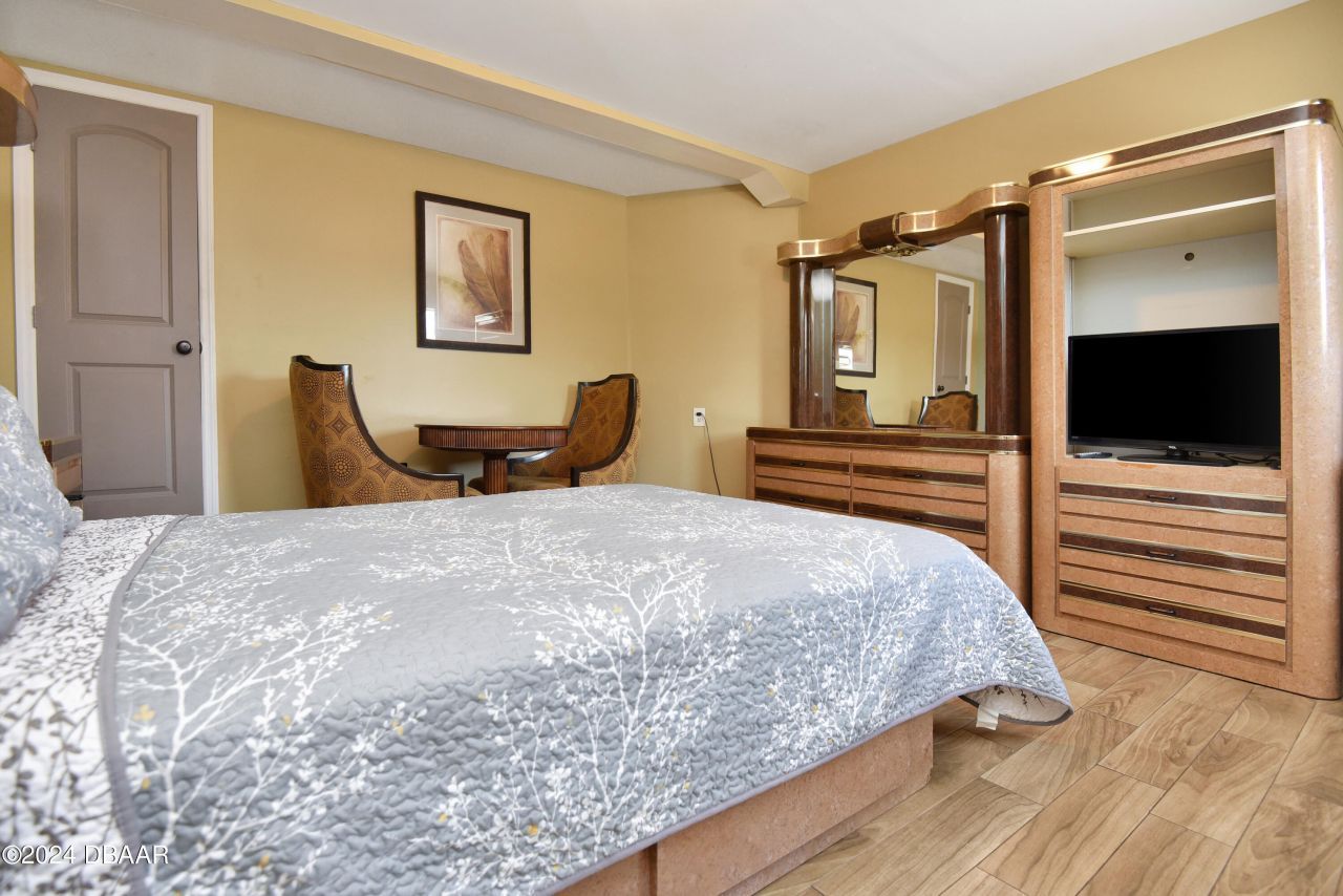 808 S Atlantic Avenue, Daytona Beach, FL 32118 Photo