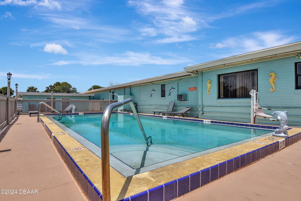 808 S Atlantic Avenue, Daytona Beach, FL 32118 Photo