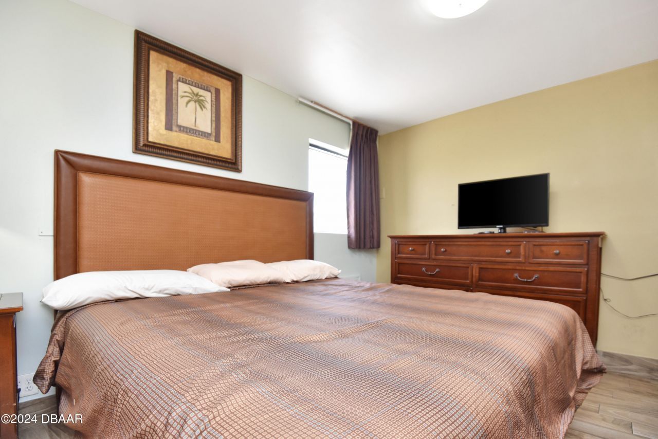 808 S Atlantic Avenue, Daytona Beach, FL 32118 Photo