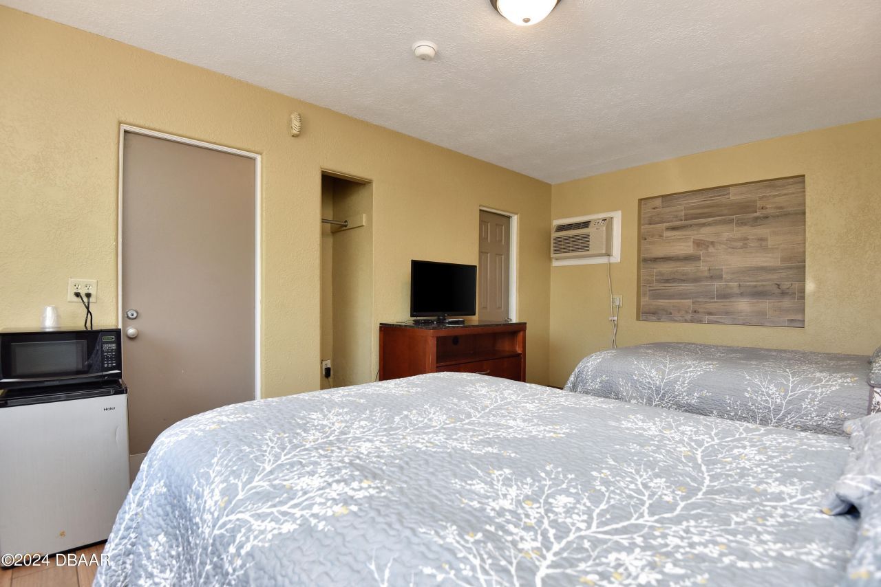 808 S Atlantic Avenue, Daytona Beach, FL 32118 Photo