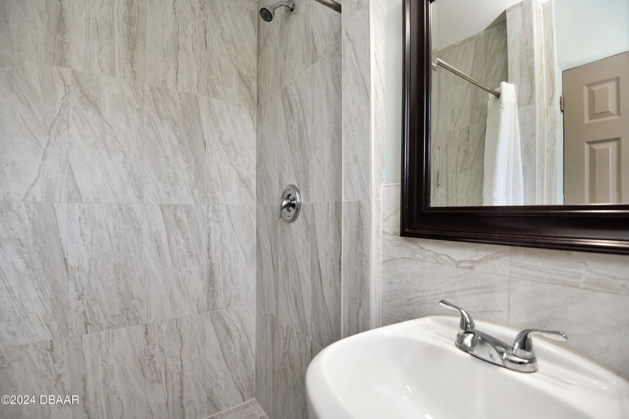 808 S Atlantic Avenue, Daytona Beach, FL 32118 Photo