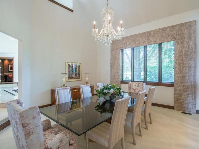 8455 Dunsinane Drive, Dublin, OH 43017 Photo 11