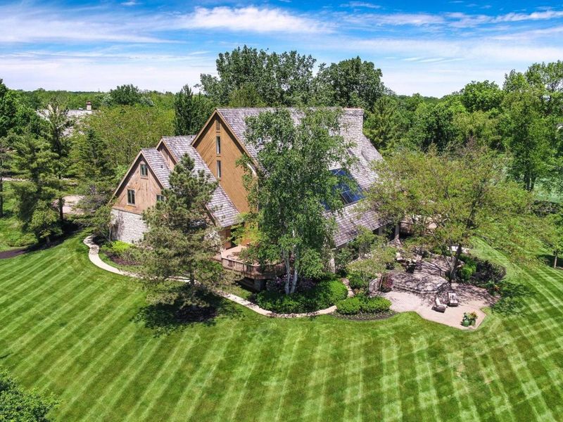 8455 Dunsinane Drive, Dublin, OH 43017 Photo 3