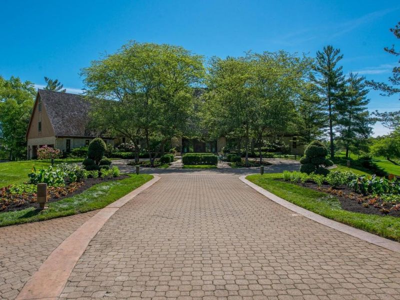 8455 Dunsinane Drive, Dublin, OH 43017 Photo 7