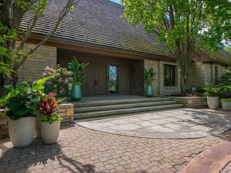 8455 Dunsinane Drive, Dublin, OH 43017 Photo 8