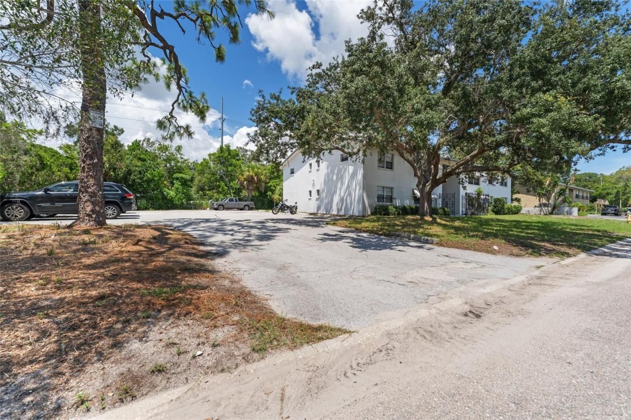 5845 Fairfield Avenue S, Saint Petersburg, FL 33707 Photo