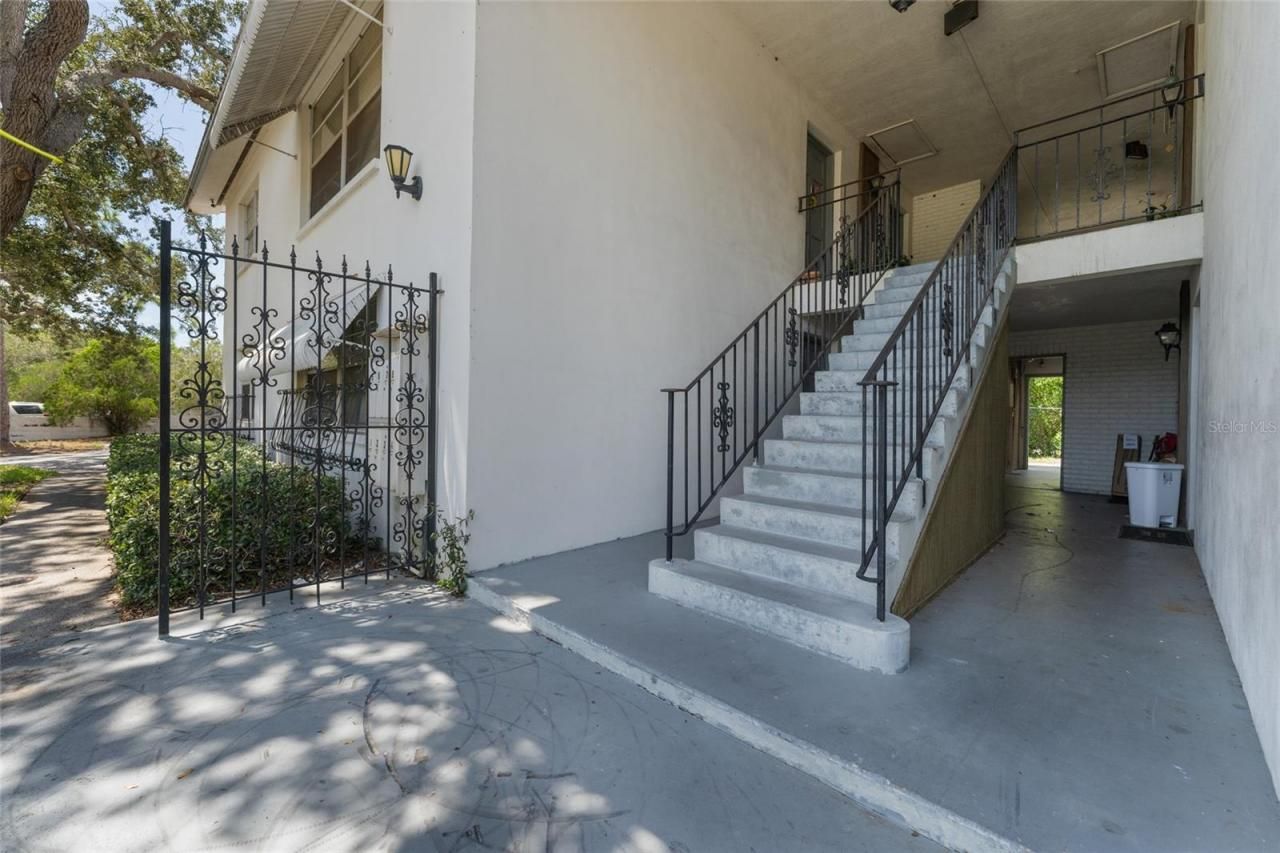 5845 Fairfield Avenue S, Saint Petersburg, FL 33707 Photo