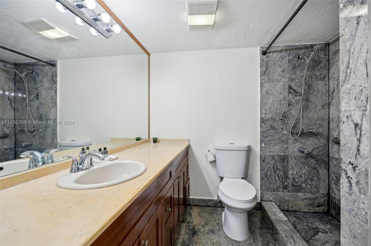 4525 W 20 Av, Unit 123, Hialeah, FL 33012 Photo