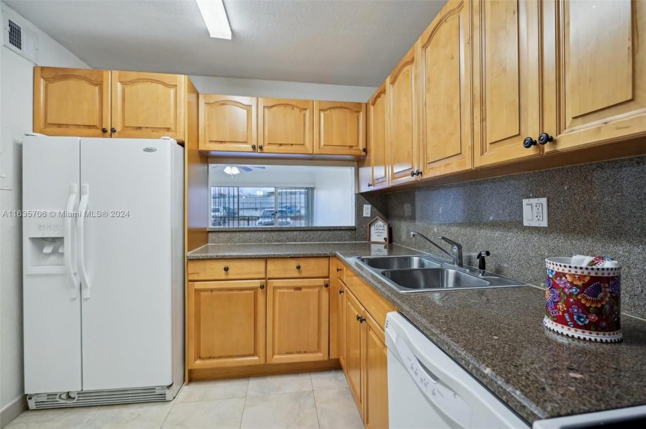 4525 W 20 Av, Unit 123, Hialeah, FL 33012 Photo