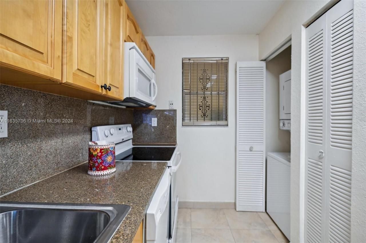 4525 W 20 Av, Unit 123, Hialeah, FL 33012 Photo