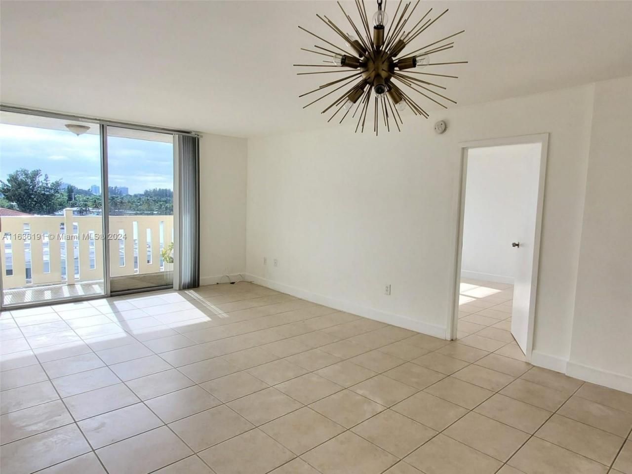 7900 Tatum Waterway Dr, Unit 502, Miami Beach, FL 33141 Photo