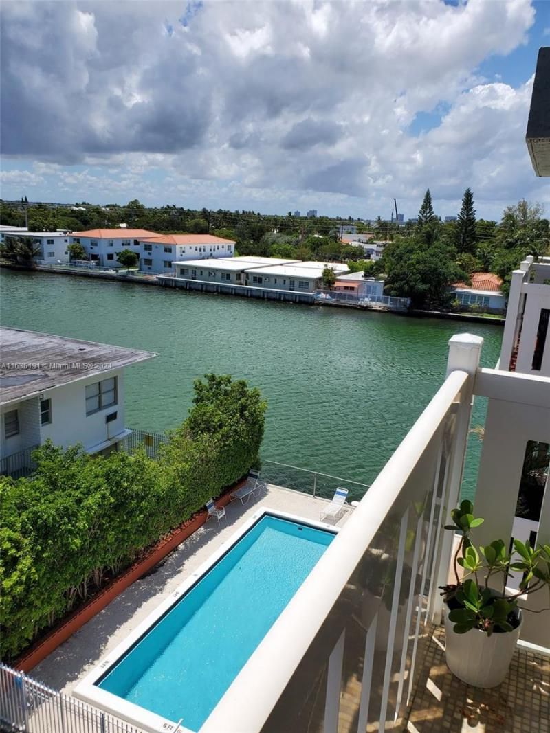 7900 Tatum Waterway Dr, Unit 502, Miami Beach, FL 33141 Photo