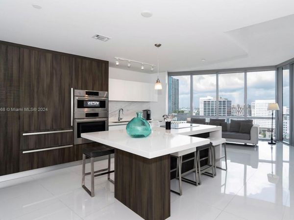 851 NE 1st Ave, Unit 1710, Miami, FL 33132