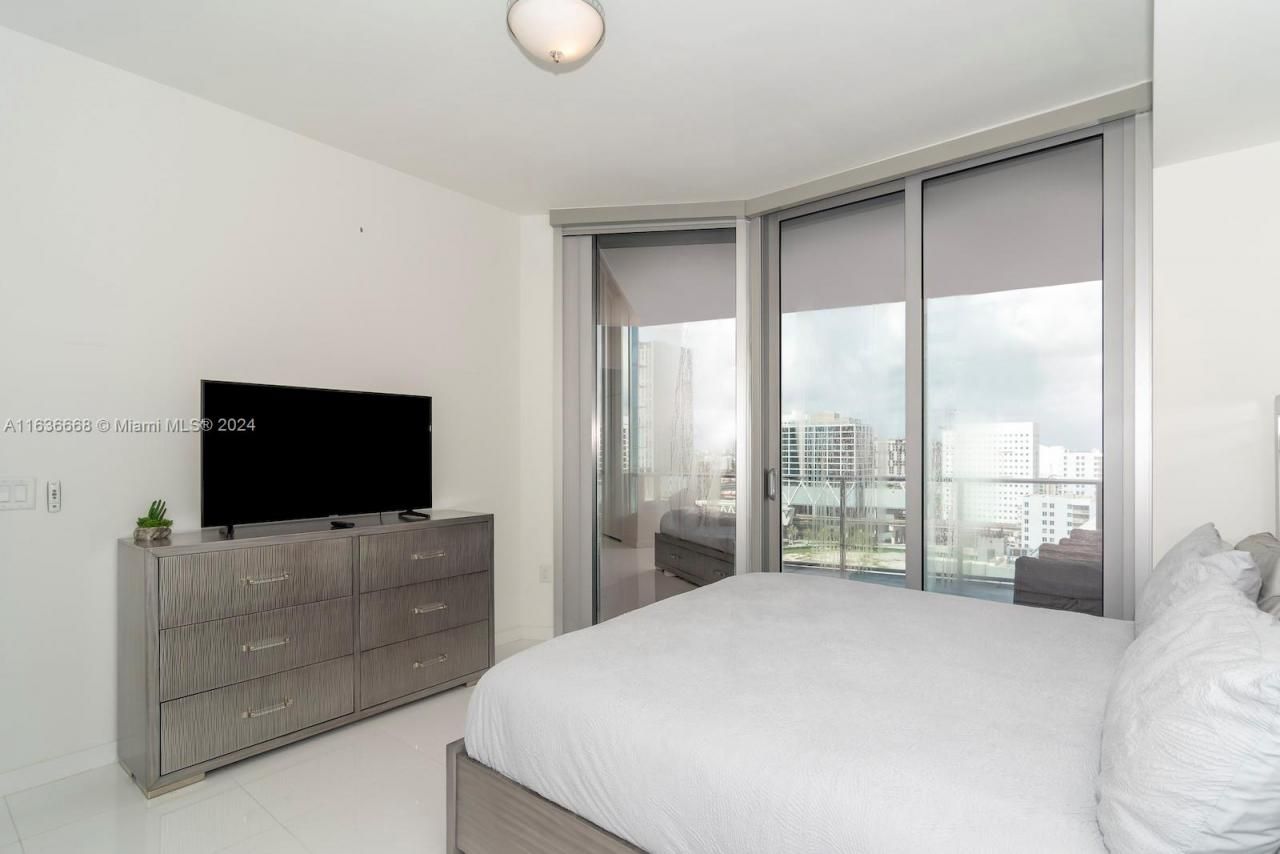 851 NE 1st Ave, Unit 1710, Miami, FL 33132 Photo