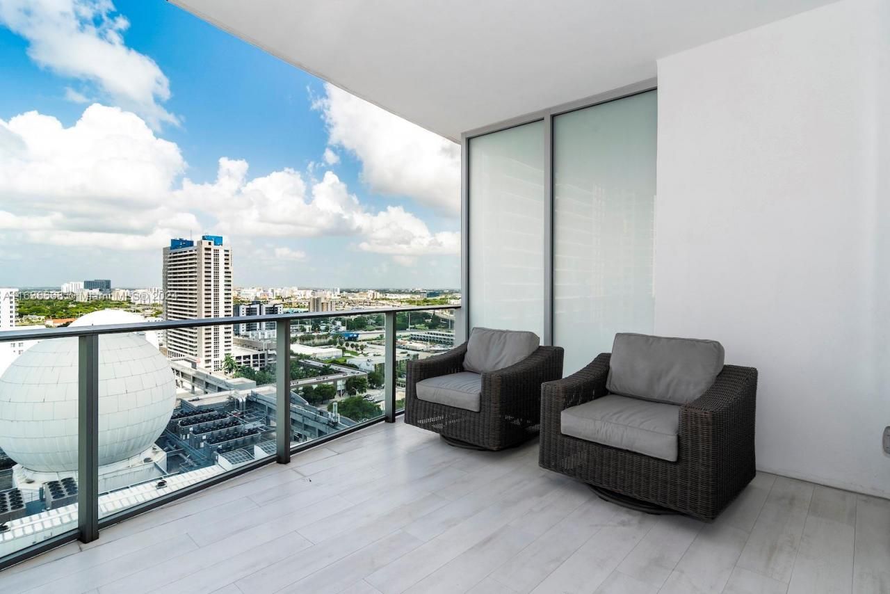 851 NE 1st Ave, Unit 1710, Miami, FL 33132 Photo