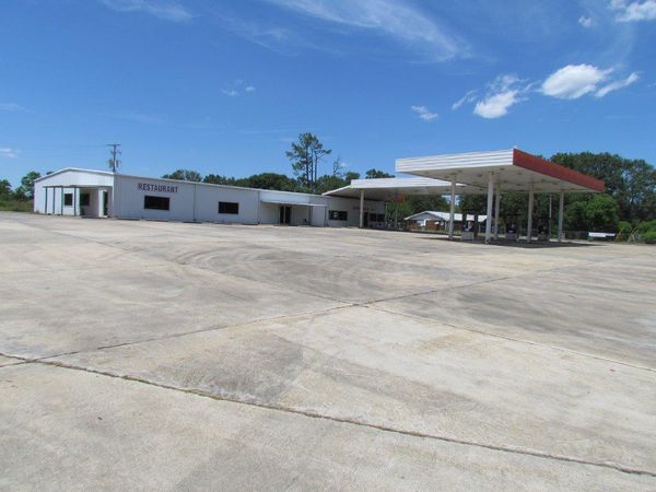 9797 HWY 11, Poplarville, MS 39470